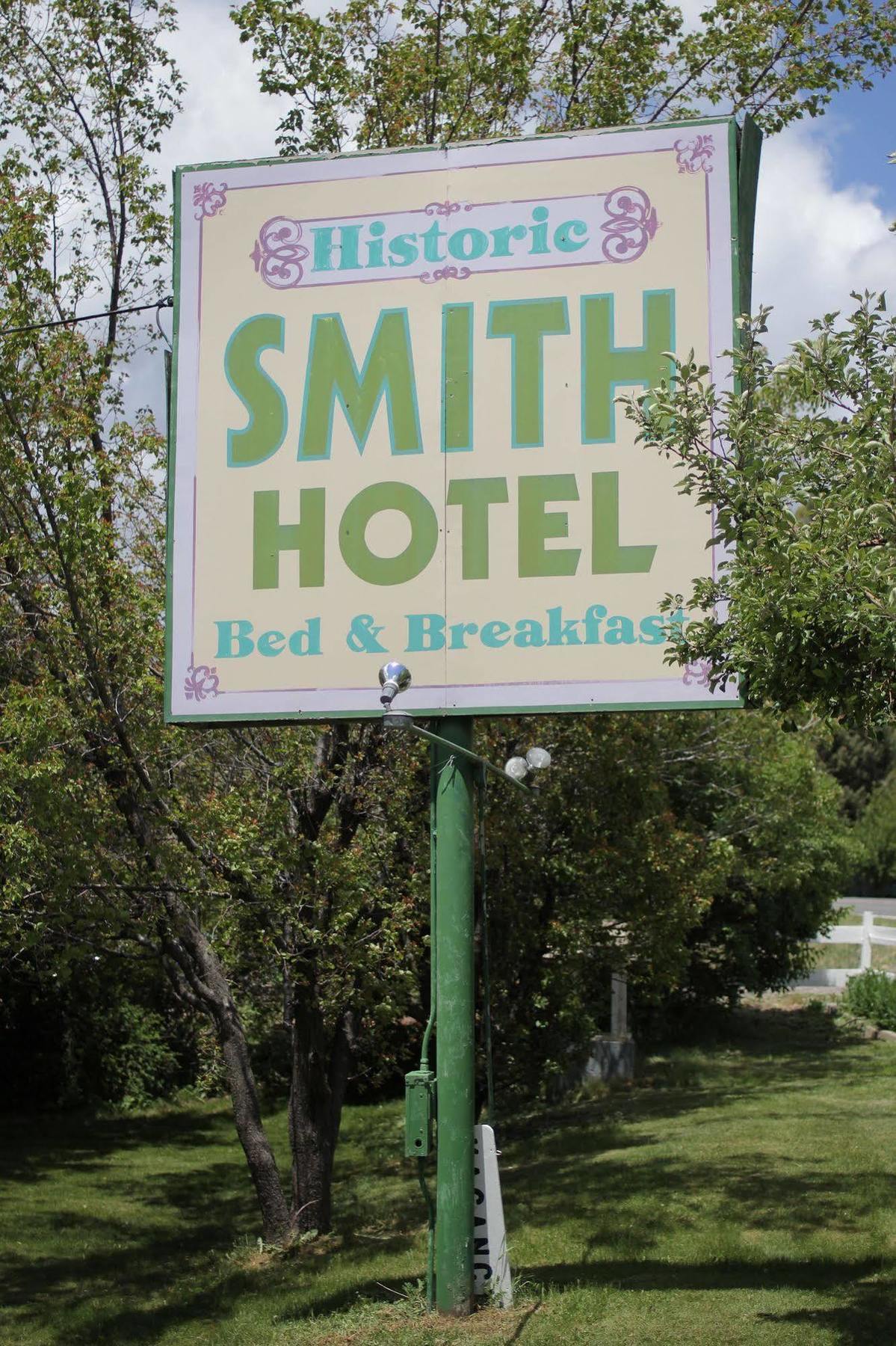 Historic Smith Hotel B&B Глендейл Экстерьер фото